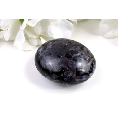 Hmatka Gabro 152g - Madagaskar | Ochranný kámen 62mm