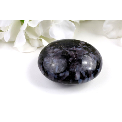 Hmatka Gabro 152g - Madagaskar | Ochranný kámen 62mm