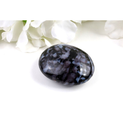 Hmatka Gabro 56x44mm - Leštěný Kámen z Madagaskaru