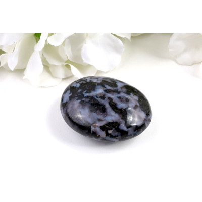 Hmatka Gabro 56x44mm - Leštěný Kámen z Madagaskaru