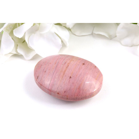 Růžový rodonit hmatka 60x45mm - kámen klidu a lásky