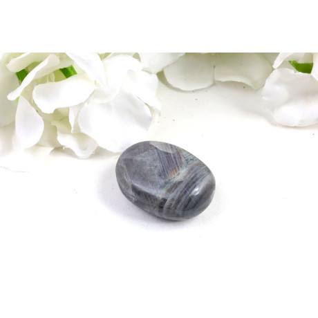 Labradorit tromlovaný 40x29x18mm - modrý lesk | 35g