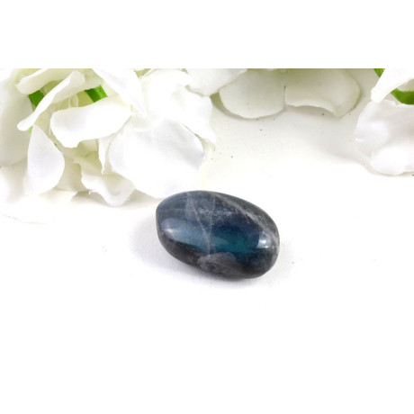 Labradorit tromlovaný 39x25x17 mm - modrá labradorescence