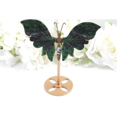 Motýl rubín v zoisitu 14,7x14,3 cm | levnemineraly.cz