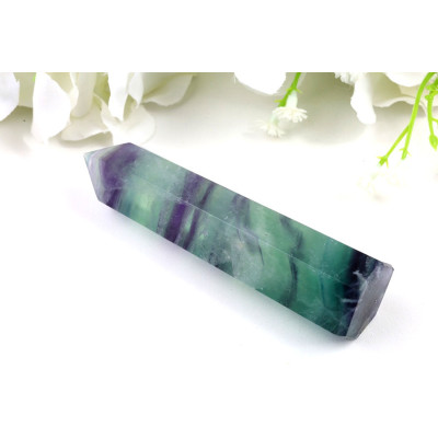 Obelisk fluorit 100x25x22 mm - pruhovaný | Čína