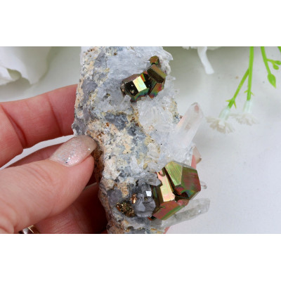 Duhový Pyrit křišťál 75x33x47mm - Indonésie