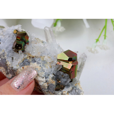 Duhový Pyrit křišťál 75x33x47mm - Indonésie