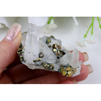 Duhový Pyrit křišťál 62x58x34mm - Indonésie