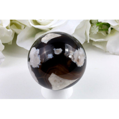 Černý třešnový achát koule 57 mm - růžová hvězda