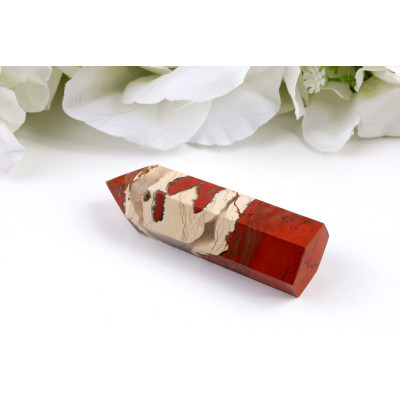 Obelisk červený jaspis 79x27x23 mm - kámen vitality