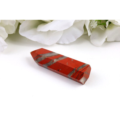 Obelisk červený jaspis 76x24x19 mm - kámen vitality