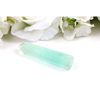 Obelisk zelený fluorit 94x24x21 mm - harmonický kámen