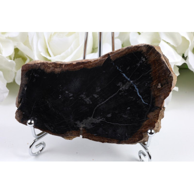 Zkamenělé dřevo č. 689 - tmavý plátek 126×77×15 mm