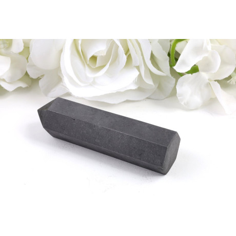 Obelisk šungit Karélie 94mm - ochranný kámen