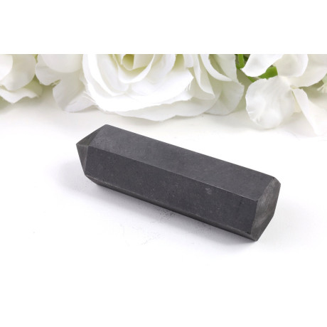 Obelisk šungit Karélie 93mm - ochranný kámen