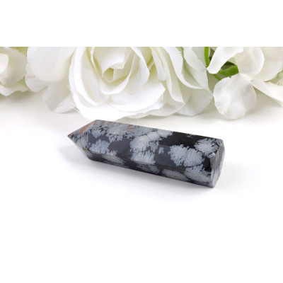 Obelisk vločkový obsidián 81x25x22 mm - ochranný kámen