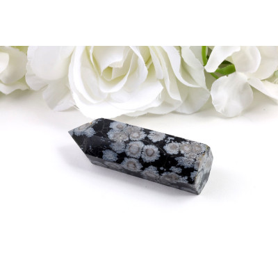 Obelisk vločkový obsidián 77x23x21 mm - ochranný kámen