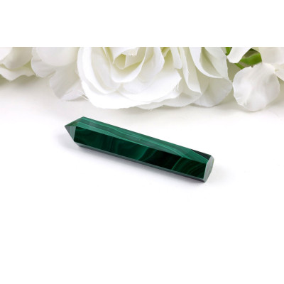 Obelisk malachit 76x14x12 mm - zelený kámen harmonie