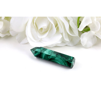 Obelisk malachit 65x16x15 mm - zelený kámen harmonie