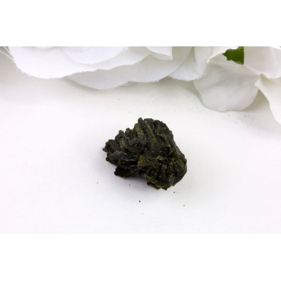 Epidot surový z Pákistánu 16g - Harmonie a Klid