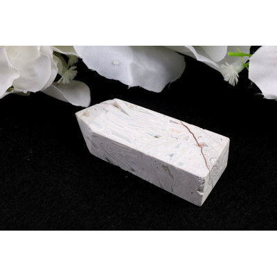 Věž Bílý Mexický achát 67x25x56 mm - elegance a čistota