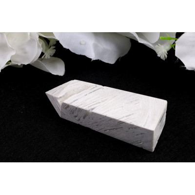 Věž Bílý Mexický achát 73x25x20 mm - elegance a klid