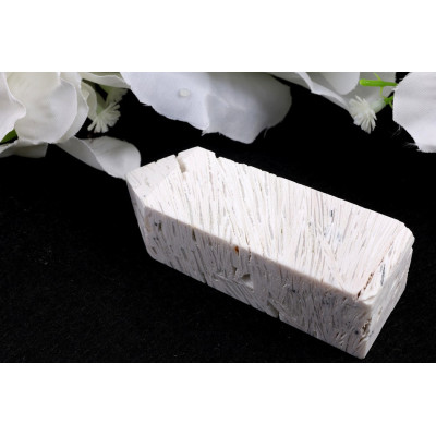 Věž Bílý Mexický achát 79x27x24 mm - harmonie a klid