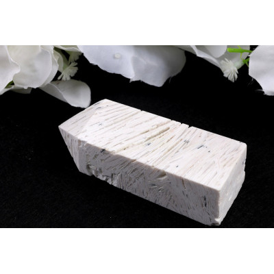 Věž Bílý Mexický achát 79x27x24 mm - harmonie a klid