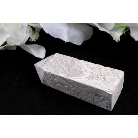 Věž Bílý Mexický achát 75x26x23 mm | Elegantní kámen