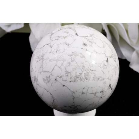 Howlit koule 65 mm - kámen harmonie a klidu | 405 g