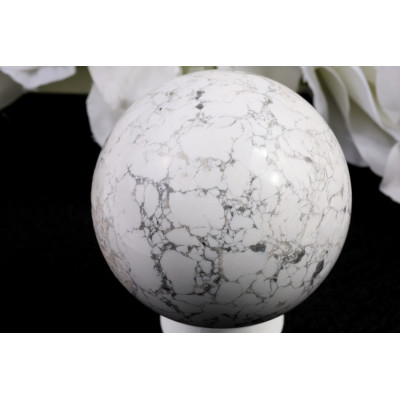 Howlit koule 65 mm - kámen harmonie a klidu | 405 g