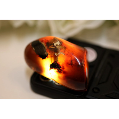 Modrý jantar 68g - UV aktivní Sumatra | Levnemineraly