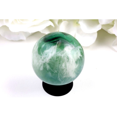 Koule Vločkový fluorit 54 mm – elegantní přírodní dekorace