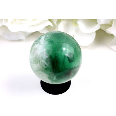 Koule Vločkový fluorit 54 mm – elegantní přírodní dekorace