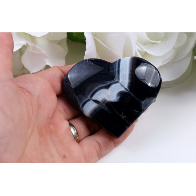 Černý sardonyx srdce 79g - lesklý kámen z Brazílie