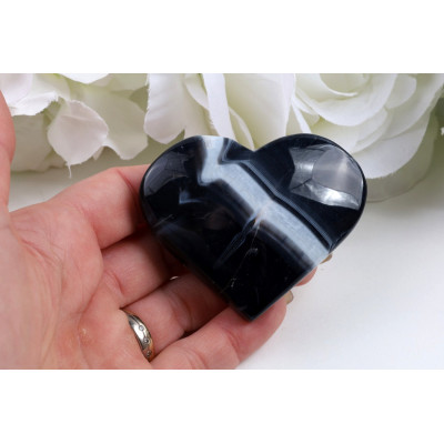 Černý sardonyx srdce 79g - lesklý kámen z Brazílie