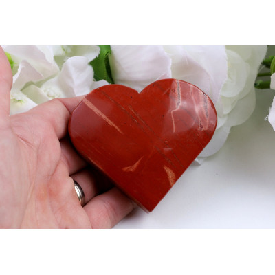 Srdce červený jaspis 68x60x22 mm | Levné Minerály