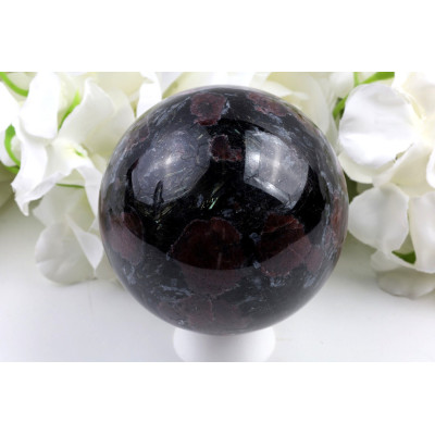 Koule Astrofylit s granátem č. 995 (76 mm) | Levné Minerály