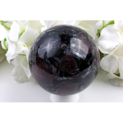 Koule Astrofylit s granátem č. 996 (77 mm) | Levné Minerály