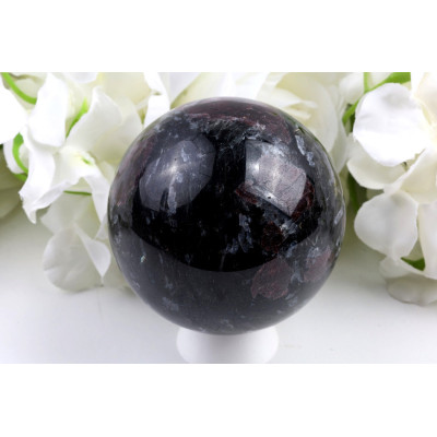 Koule Astrofylit s granátem 997 (73 mm) | Levné Minerály