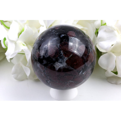 Koule Astrofylit s granátem (73 mm) | Levné Minerály