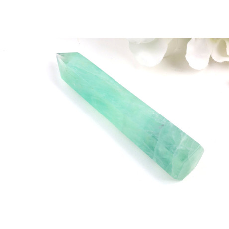 Obelisk Zelený fluorit 110x27x22 mm | Levné Minerály