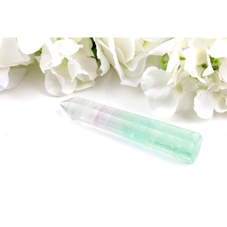 Obelisk Zelený fluorit (120x24x20 mm) | Levné Minerály