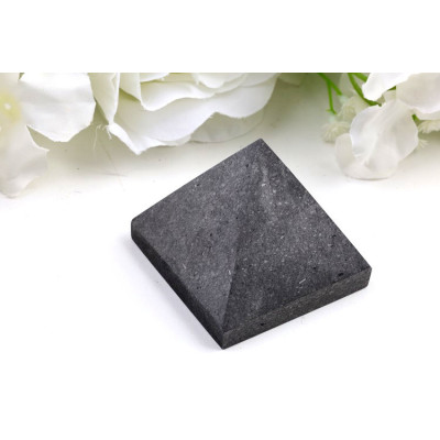 Pyramida ze šungitu neleštěná č. 711 | Levné Minerály