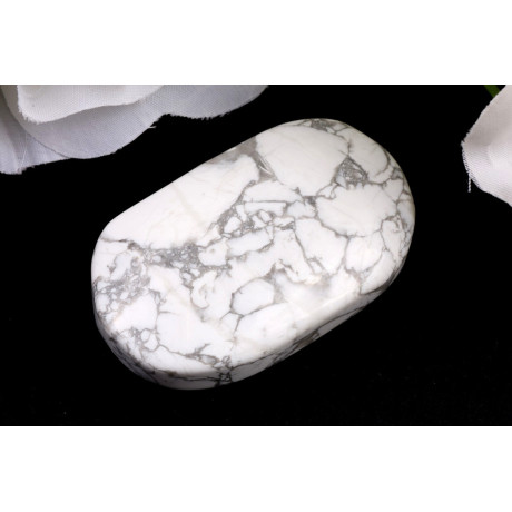 Hmatka Howlit č. 1166 (60x35x19 mm) | Levné Minerály