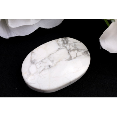 Hmatka Howlit č. 1168 (58x40x18 mm) | Levné Minerály