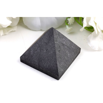 Pyramida ze šungitu č. 709 | Levné Minerály