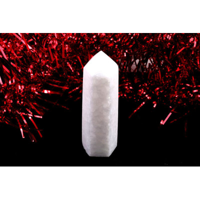 Obelisk bílý nefrit 86mm - Elegantní špice z Číny