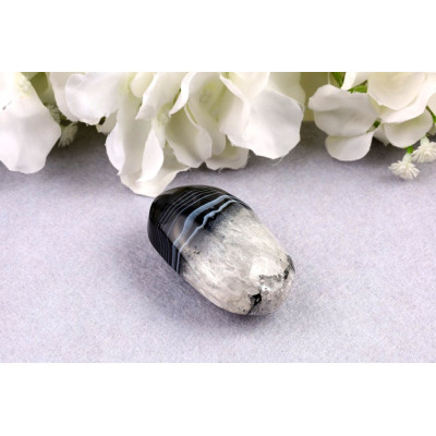 Hmatka černý sardonyx č. 199 - 59x35x24 mm | Levné Minerály