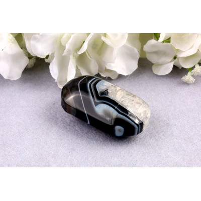 Hmatka černý sardonyx č. 202 - 67x40x27 mm | Levné Minerály